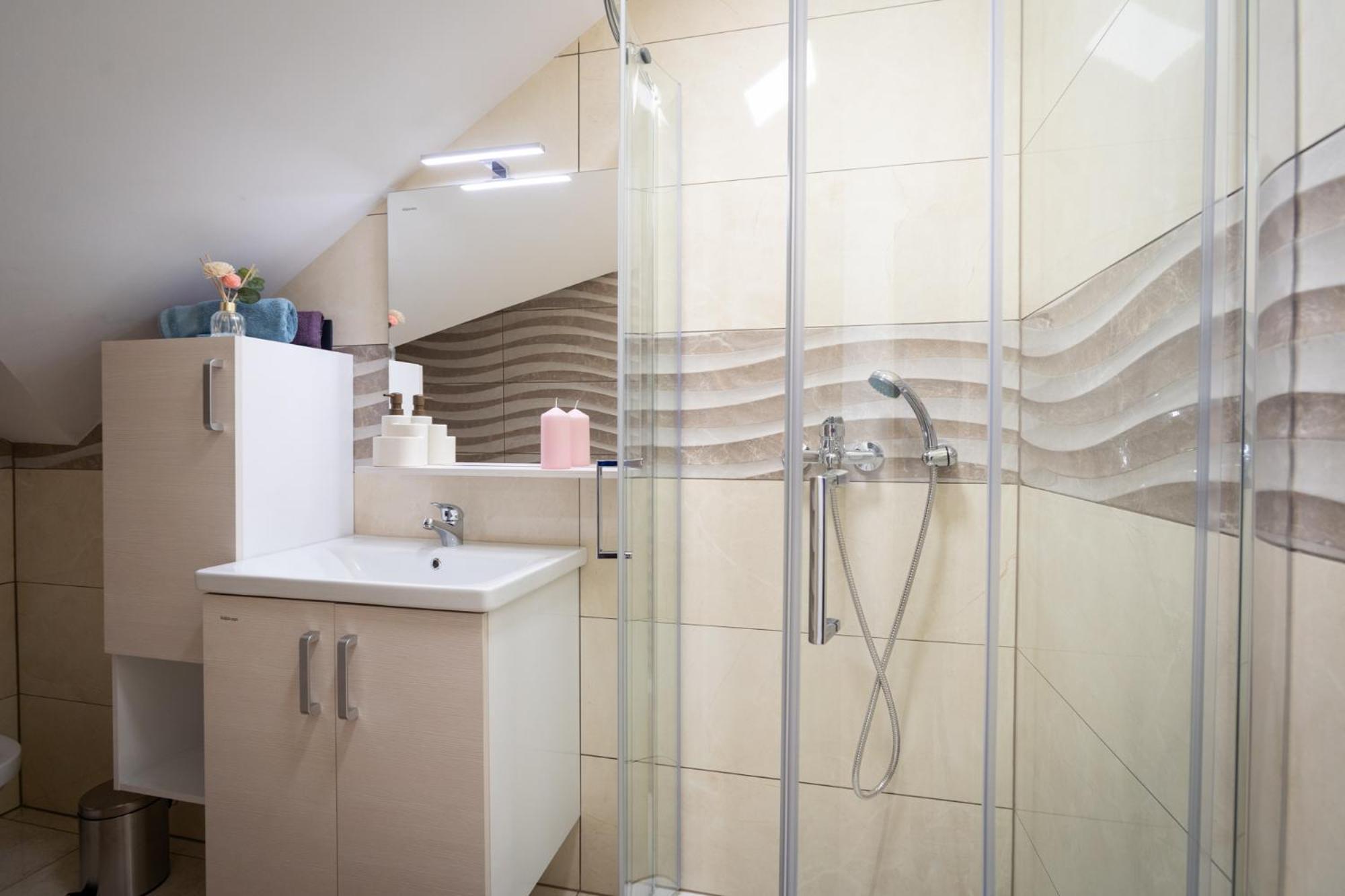 Cuckoo'S Alpine Nest Apartman Lesce  Szoba fotó