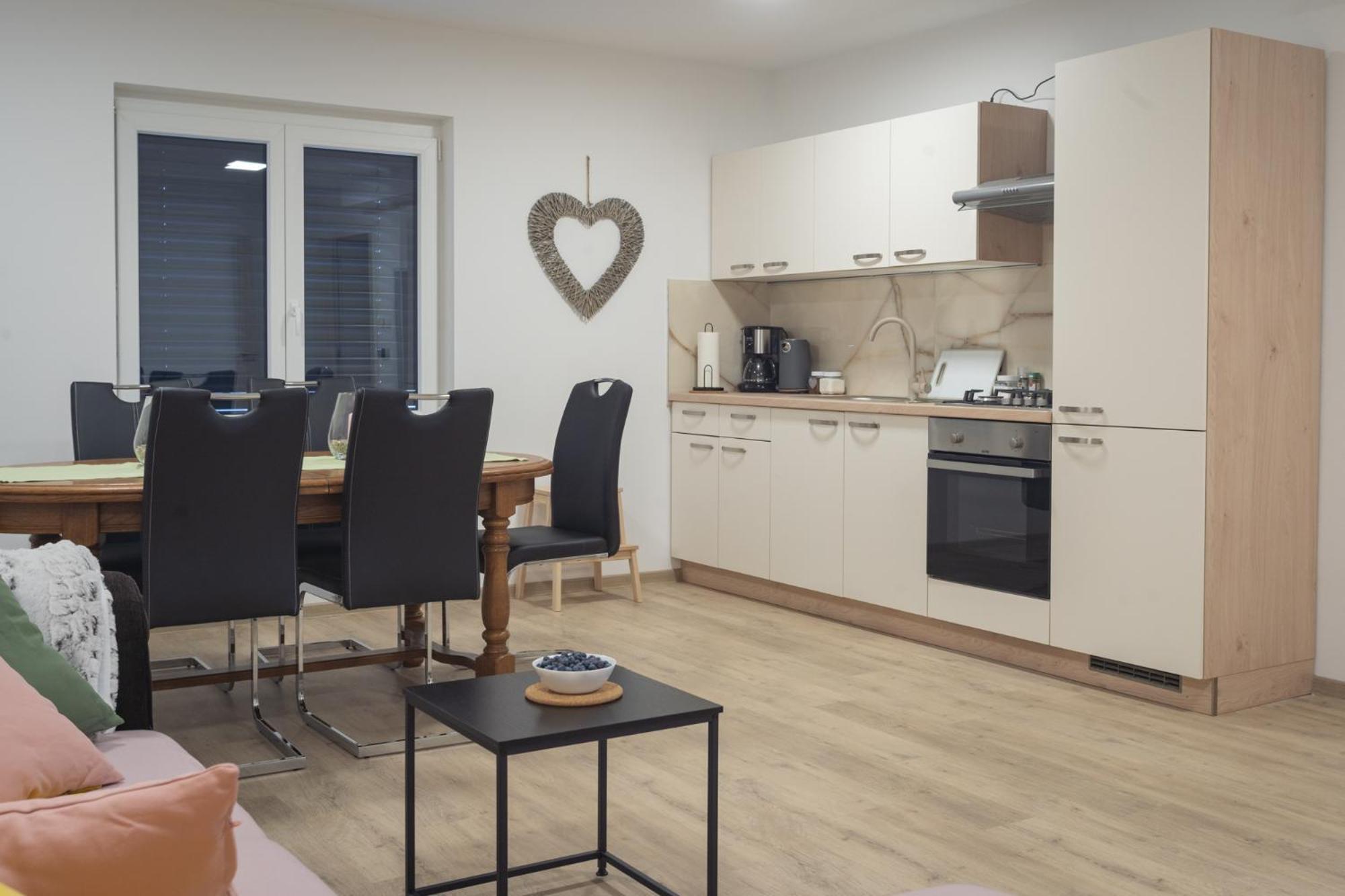 Cuckoo'S Alpine Nest Apartman Lesce  Szoba fotó